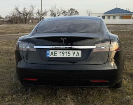 Чорний Тесла Модель С, об'ємом двигуна 0 л та пробігом 66 тис. км за 15999 $, фото 6 на Automoto.ua