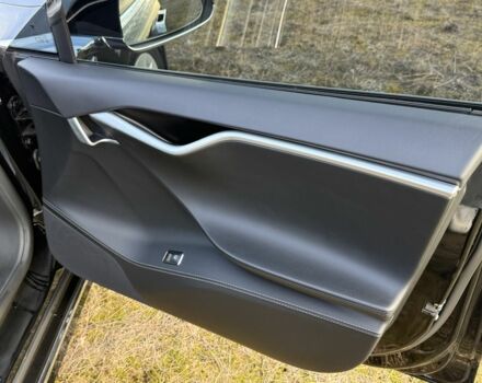 Чорний Тесла Модель С, об'ємом двигуна 0 л та пробігом 66 тис. км за 15999 $, фото 14 на Automoto.ua