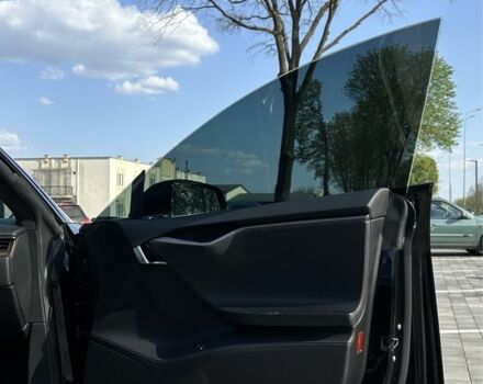 Черный Тесла Модель С, объемом двигателя 0 л и пробегом 59 тыс. км за 32000 $, фото 7 на Automoto.ua