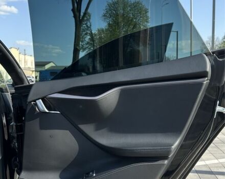 Черный Тесла Модель С, объемом двигателя 0 л и пробегом 59 тыс. км за 32000 $, фото 9 на Automoto.ua