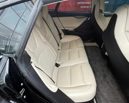 Черный Тесла Модель С, объемом двигателя 0 л и пробегом 101 тыс. км за 25499 $, фото 4 на Automoto.ua