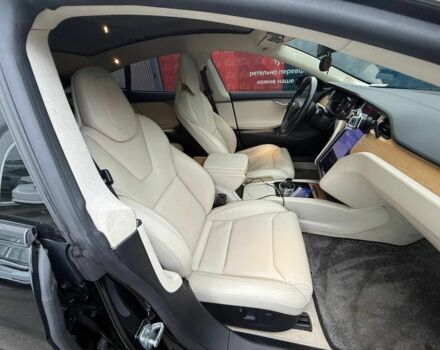 Черный Тесла Модель С, объемом двигателя 0 л и пробегом 101 тыс. км за 25499 $, фото 3 на Automoto.ua