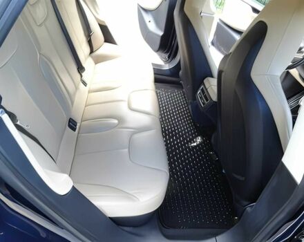 Черный Тесла Модель С, объемом двигателя 4.8 л и пробегом 79 тыс. км за 9700 $, фото 11 на Automoto.ua