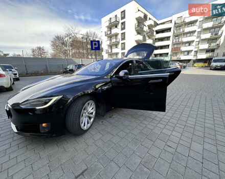 Черный Тесла Модель С, объемом двигателя 0 л и пробегом 116 тыс. км за 10000 $, фото 1 на Automoto.ua