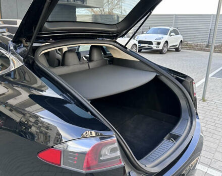 Черный Тесла Модель С, объемом двигателя 0 л и пробегом 116 тыс. км за 10000 $, фото 5 на Automoto.ua