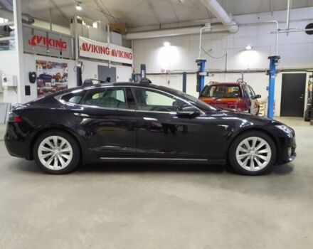 Черный Тесла Модель С, объемом двигателя 0 л и пробегом 141 тыс. км за 16100 $, фото 2 на Automoto.ua