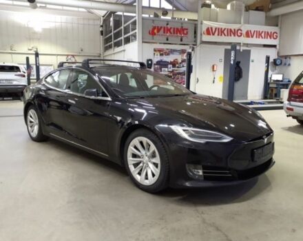 Черный Тесла Модель С, объемом двигателя 0 л и пробегом 141 тыс. км за 16100 $, фото 1 на Automoto.ua