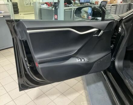 Черный Тесла Модель С, объемом двигателя 0 л и пробегом 142 тыс. км за 17500 $, фото 11 на Automoto.ua
