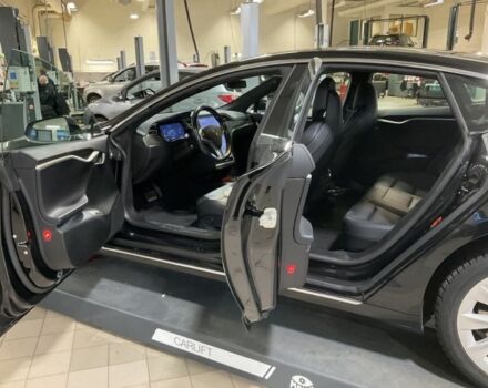 Черный Тесла Модель С, объемом двигателя 0 л и пробегом 142 тыс. км за 17500 $, фото 12 на Automoto.ua