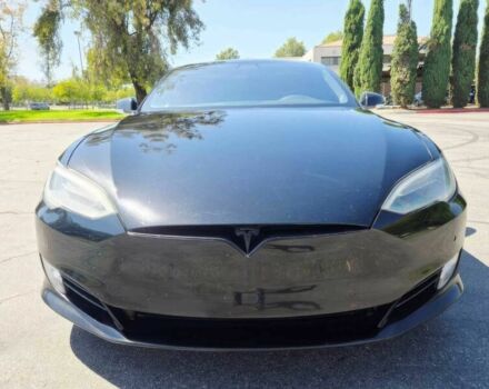 Чорний Тесла Модель С, об'ємом двигуна 0 л та пробігом 38 тис. км за 12000 $, фото 1 на Automoto.ua