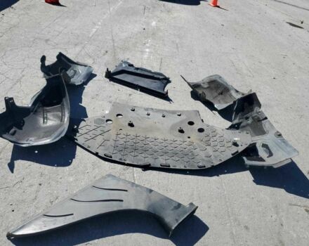 Черный Тесла Модель С, объемом двигателя 0 л и пробегом 148 тыс. км за 9900 $, фото 12 на Automoto.ua