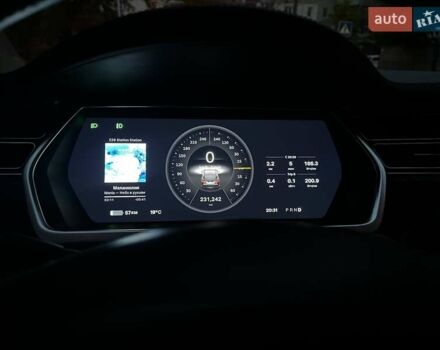 Черный Тесла Модель С, объемом двигателя 0 л и пробегом 230 тыс. км за 11500 $, фото 15 на Automoto.ua