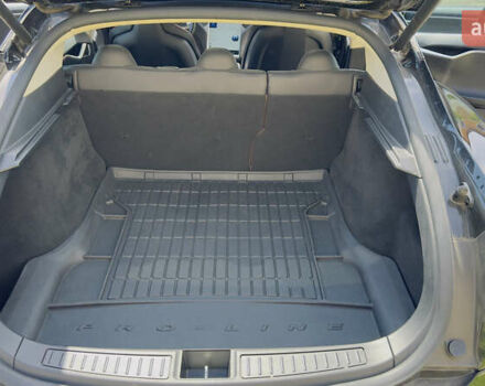 Черный Тесла Модель С, объемом двигателя 0 л и пробегом 145 тыс. км за 15000 $, фото 37 на Automoto.ua