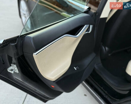 Чорний Тесла Модель С, об'ємом двигуна 0 л та пробігом 148 тис. км за 11999 $, фото 25 на Automoto.ua