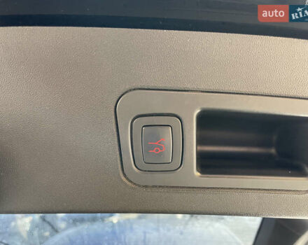 Черный Тесла Модель С, объемом двигателя 0 л и пробегом 30 тыс. км за 14800 $, фото 7 на Automoto.ua