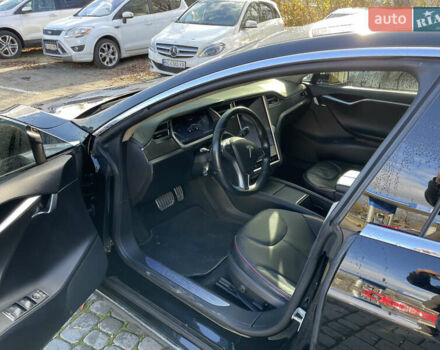 Черный Тесла Модель С, объемом двигателя 0 л и пробегом 30 тыс. км за 14800 $, фото 4 на Automoto.ua