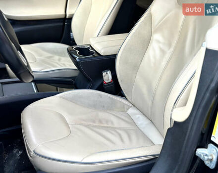 Черный Тесла Модель С, объемом двигателя 0 л и пробегом 208 тыс. км за 18999 $, фото 48 на Automoto.ua