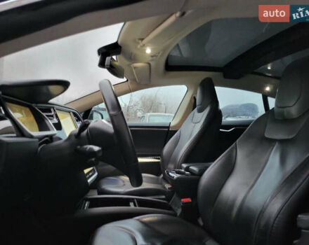 Чорний Тесла Модель С, об'ємом двигуна 0 л та пробігом 120 тис. км за 13900 $, фото 9 на Automoto.ua