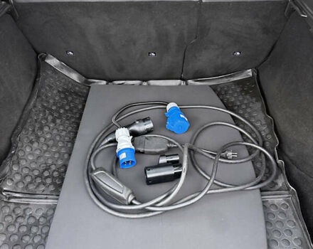 Черный Тесла Модель С, объемом двигателя 0 л и пробегом 116 тыс. км за 14950 $, фото 28 на Automoto.ua