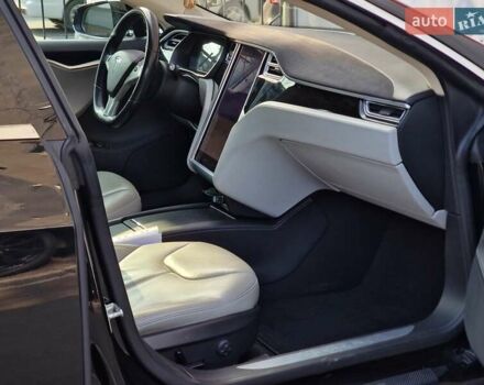 Черный Тесла Модель С, объемом двигателя 0 л и пробегом 60 тыс. км за 16990 $, фото 35 на Automoto.ua