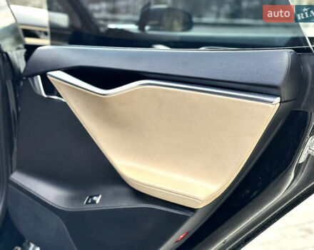 Черный Тесла Модель С, объемом двигателя 0 л и пробегом 208 тыс. км за 18999 $, фото 41 на Automoto.ua