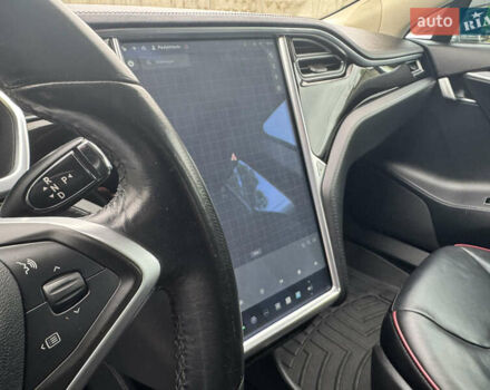 Тесла Модель С 2014 в Одессе на Automoto.ua Черный Тесла Модель С, объемом двигателя 0 л и пробегом 205 тыс. км за 14000 $, фото 10 на Automoto.ua