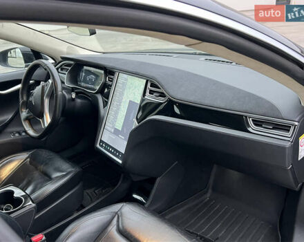 Черный Тесла Модель С, объемом двигателя 0 л и пробегом 305 тыс. км за 9500 $, фото 32 на Automoto.ua