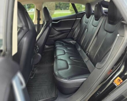 Черный Тесла Модель С, объемом двигателя 0 л и пробегом 75 тыс. км за 16300 $, фото 11 на Automoto.ua