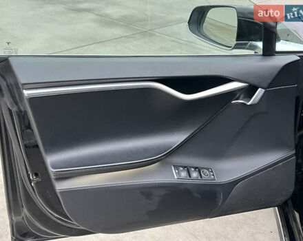 Черный Тесла Модель С, объемом двигателя 0 л и пробегом 305 тыс. км за 9500 $, фото 20 на Automoto.ua