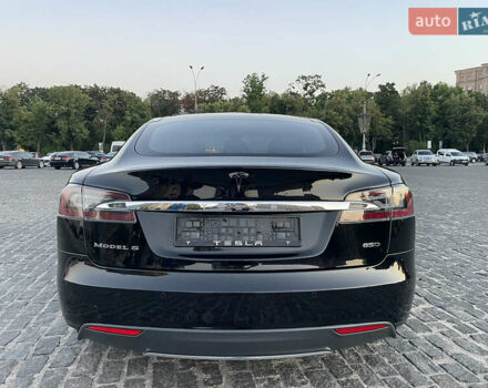 Черный Тесла Модель С, объемом двигателя 0 л и пробегом 107 тыс. км за 18500 $, фото 3 на Automoto.ua