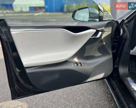 Черный Тесла Модель С, объемом двигателя 0 л и пробегом 99 тыс. км за 19500 $, фото 12 на Automoto.ua