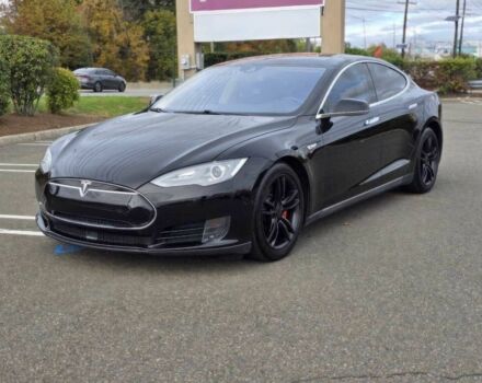 Черный Тесла Модель С, объемом двигателя 0 л и пробегом 75 тыс. км за 16300 $, фото 1 на Automoto.ua