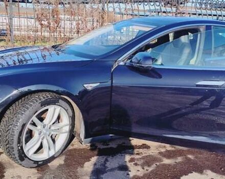 Черный Тесла Модель С, объемом двигателя 0 л и пробегом 104 тыс. км за 22000 $, фото 1 на Automoto.ua