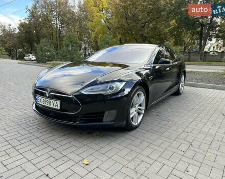 Черный Тесла Модель С, объемом двигателя 0 л и пробегом 182 тыс. км за 17600 $, фото 2 на Automoto.ua