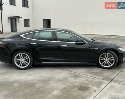 Черный Тесла Модель С, объемом двигателя 0 л и пробегом 305 тыс. км за 9500 $, фото 12 на Automoto.ua