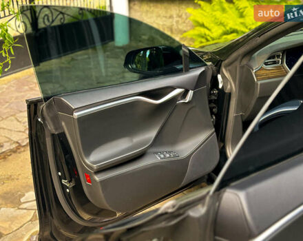 Черный Тесла Модель С, объемом двигателя 0 л и пробегом 200 тыс. км за 15000 $, фото 30 на Automoto.ua