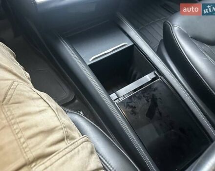 Черный Тесла Модель С, объемом двигателя 0 л и пробегом 34 тыс. км за 25900 $, фото 12 на Automoto.ua