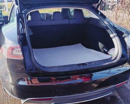 Черный Тесла Модель С, объемом двигателя 0 л и пробегом 104 тыс. км за 22000 $, фото 2 на Automoto.ua