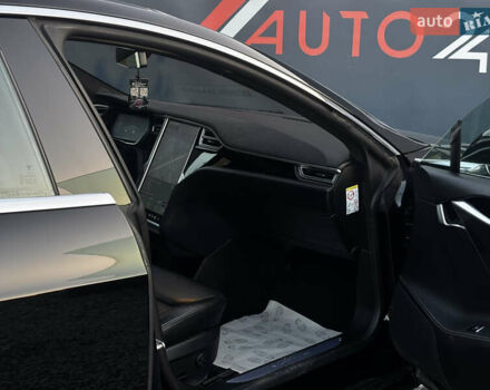 Черный Тесла Модель С, объемом двигателя 0 л и пробегом 182 тыс. км за 14990 $, фото 15 на Automoto.ua