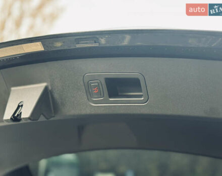 Чорний Тесла Модель С, об'ємом двигуна 0 л та пробігом 325 тис. км за 14500 $, фото 12 на Automoto.ua