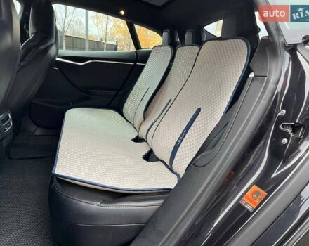 Чорний Тесла Модель С, об'ємом двигуна 0 л та пробігом 140 тис. км за 17490 $, фото 8 на Automoto.ua