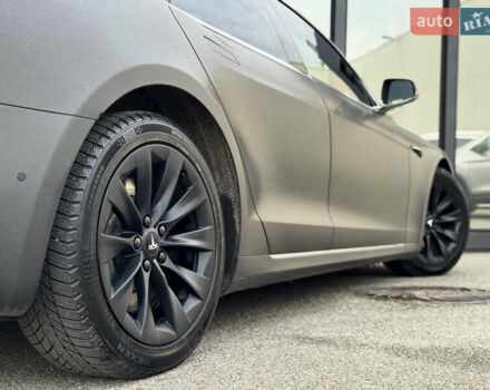 Черный Тесла Модель С, объемом двигателя 0 л и пробегом 290 тыс. км за 14999 $, фото 15 на Automoto.ua