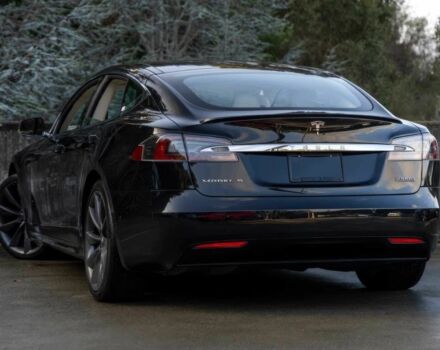 Черный Тесла Модель С, объемом двигателя 0 л и пробегом 66 тыс. км за 9800 $, фото 3 на Automoto.ua