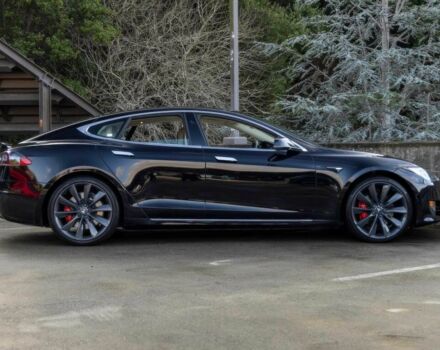 Черный Тесла Модель С, объемом двигателя 0 л и пробегом 66 тыс. км за 9800 $, фото 5 на Automoto.ua