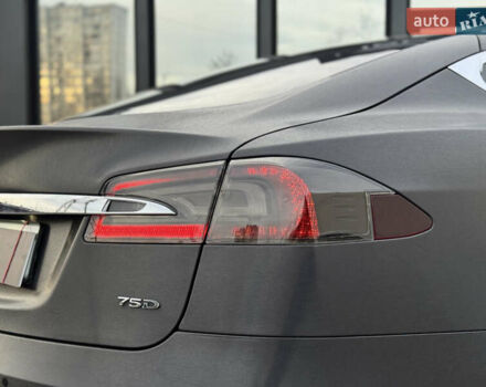 Черный Тесла Модель С, объемом двигателя 0 л и пробегом 290 тыс. км за 14999 $, фото 14 на Automoto.ua