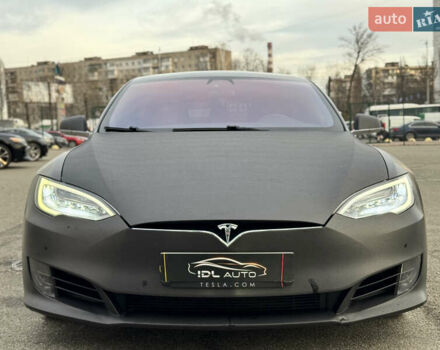 Черный Тесла Модель С, объемом двигателя 0 л и пробегом 290 тыс. км за 14999 $, фото 21 на Automoto.ua