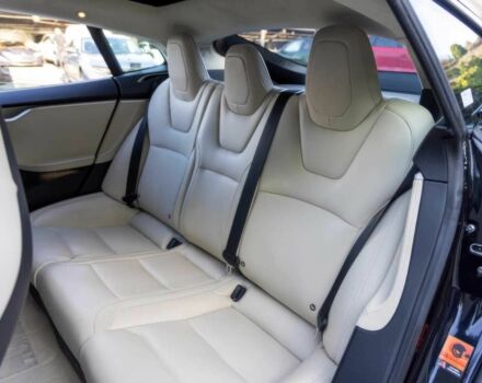 Черный Тесла Модель С, объемом двигателя 0 л и пробегом 66 тыс. км за 9800 $, фото 8 на Automoto.ua