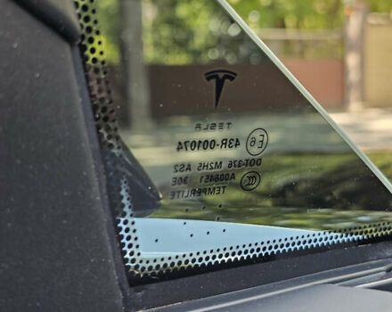 Чорний Тесла Модель С, об'ємом двигуна 0 л та пробігом 120 тис. км за 18900 $, фото 122 на Automoto.ua