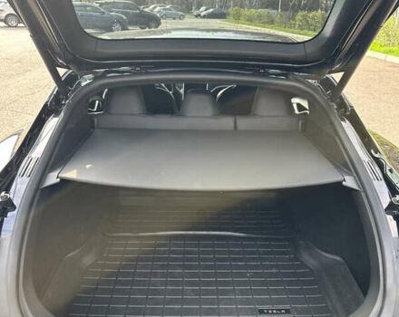 Черный Тесла Модель С, объемом двигателя 0 л и пробегом 63 тыс. км за 15999 $, фото 7 на Automoto.ua