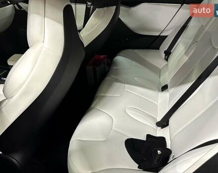 Черный Тесла Модель С, объемом двигателя 0 л и пробегом 130 тыс. км за 20500 $, фото 5 на Automoto.ua